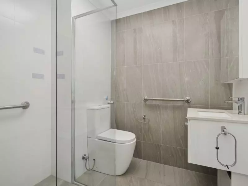 Privately set apartment with a peaceful, leafy aspect