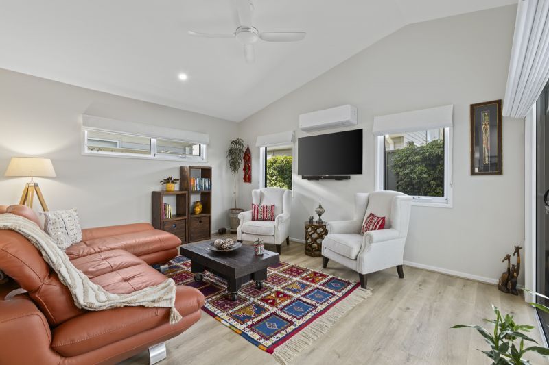 Light-Filled Design Meets Effortless Style