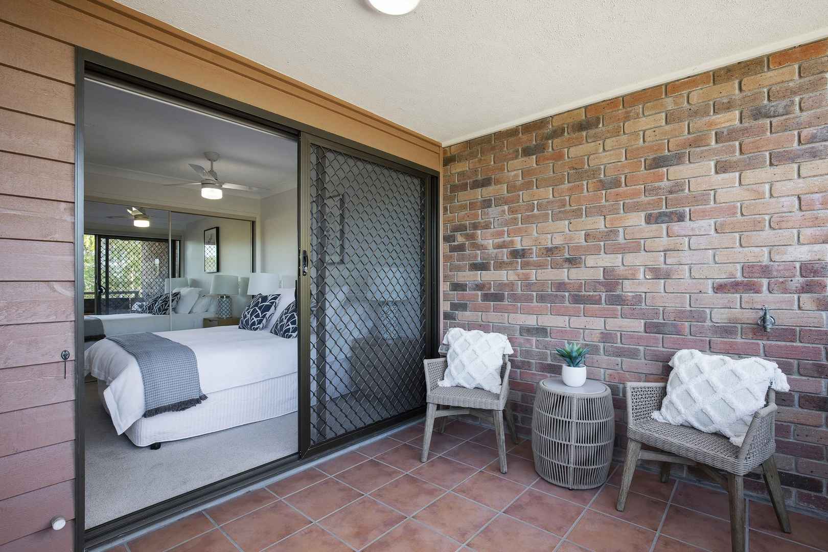 Modern 1 bedroom and study villa - available now