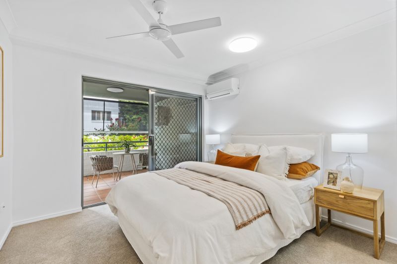 Spacious one-bedroom plus study