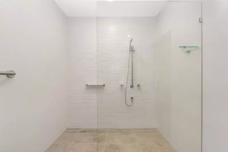 Fresh, modern two-bedroom villa with seamless indoor-outdoor alfresco area