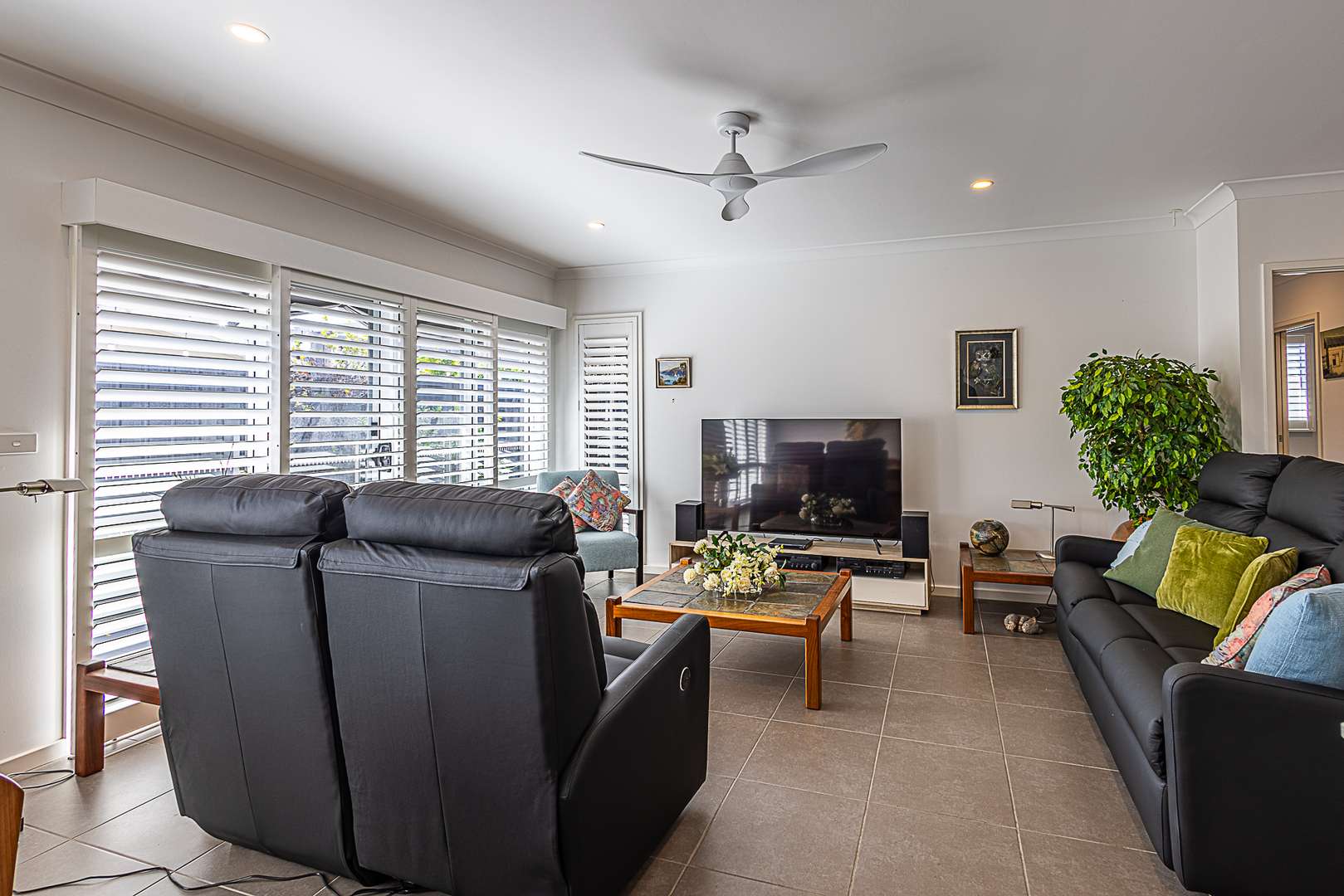 Palm Lake Resort Fern Bay - Beautifull home with a wow factor