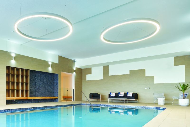 A light and airy top floor, north facing apartment with city views