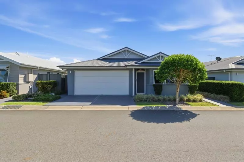 Modern Comfort Meets Seamless Indoor Outdoor Living