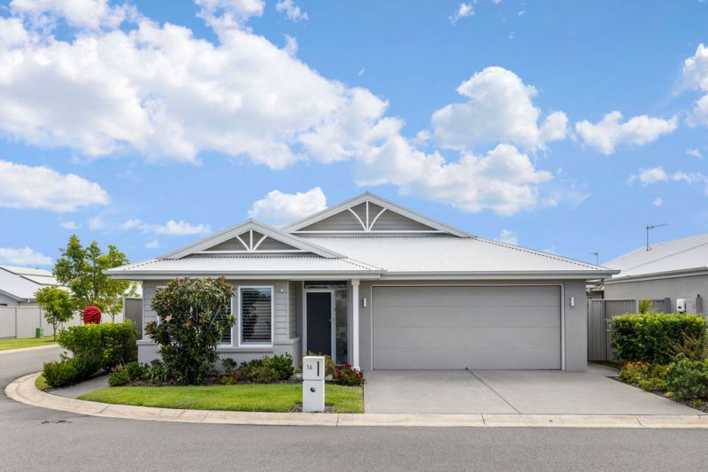 Open & Bright – Spacious Three-Bedroom Home