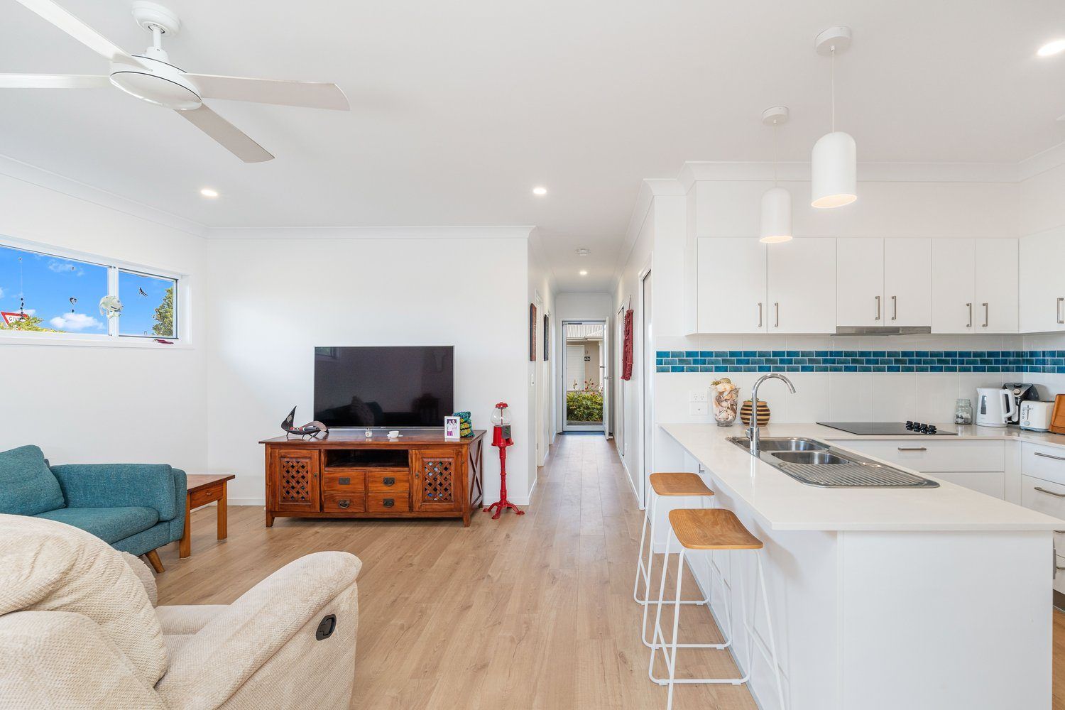 Near Park, Easy Living