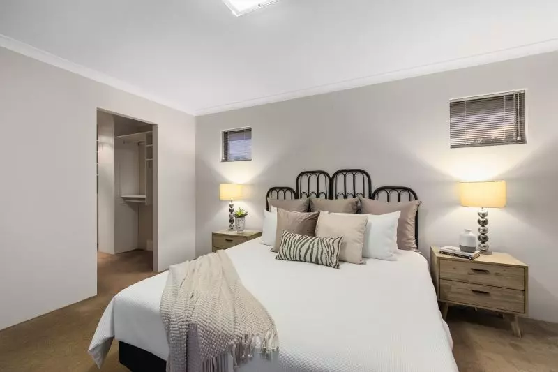 Spacious Riverside Family Retreat!