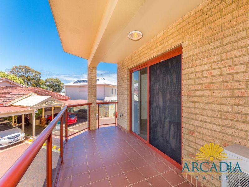 ARCADIA WATERS BICTON - 3 Bedroom, First Floor Stunner...