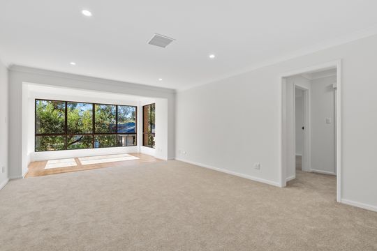Refurbished Modern 2 Bedroom Home - Cutler 99