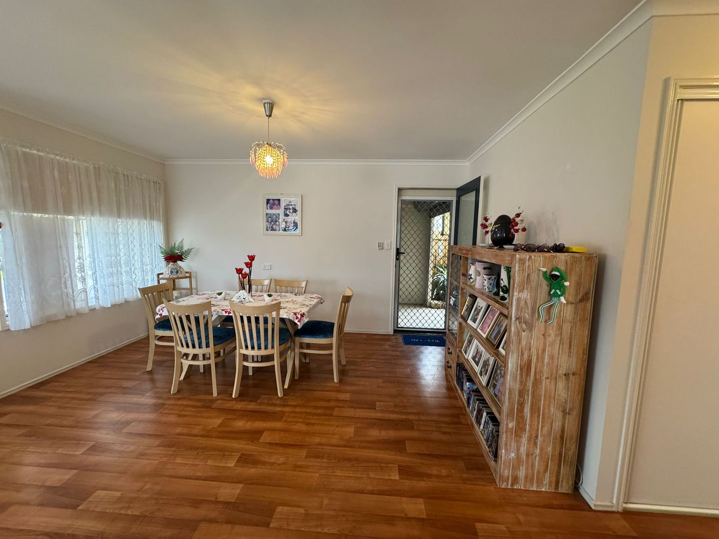 Over 50's Gated Community - Light & Bright & a Beautiful Outdoor entertaining area.