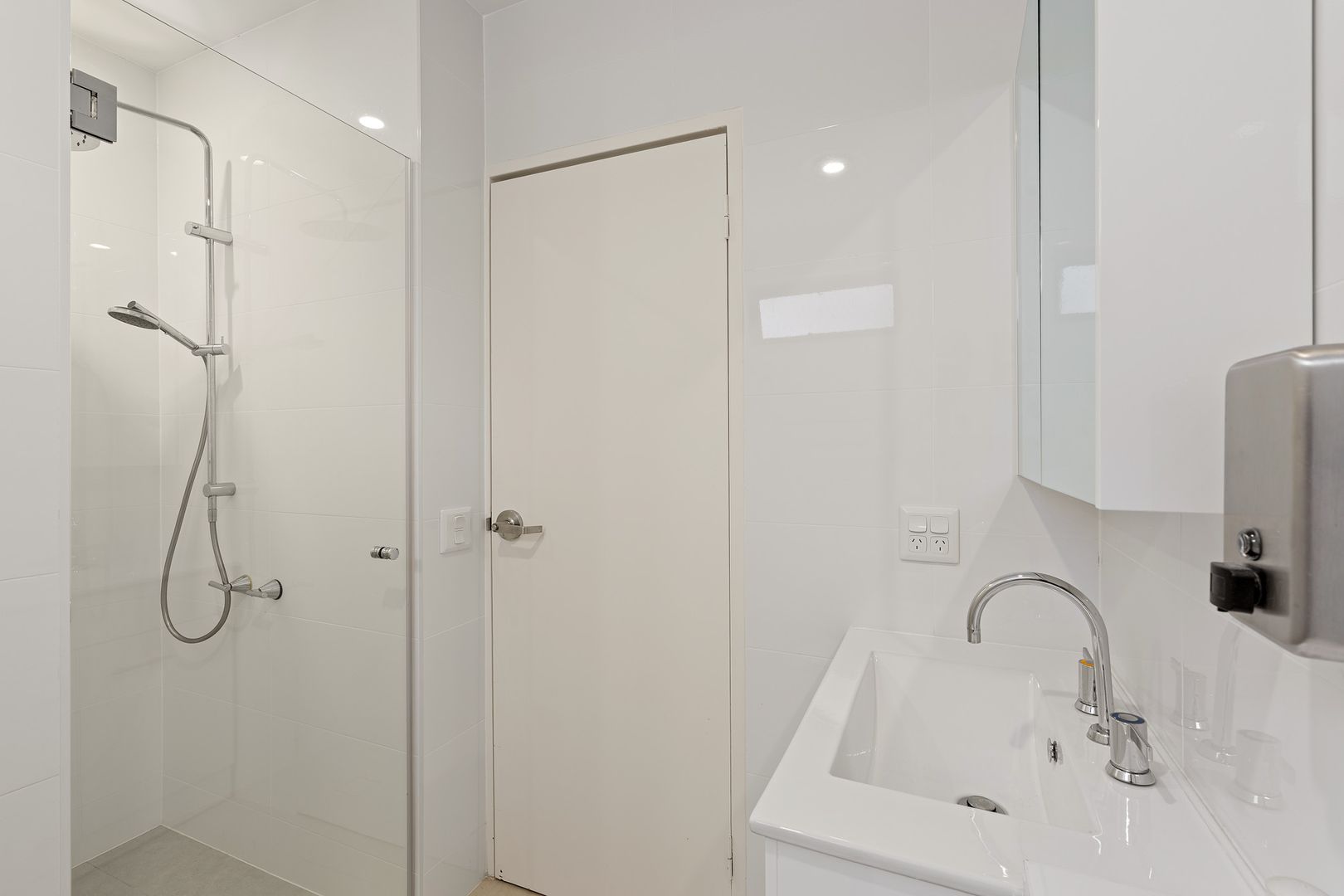 A Peaceful Haven of Light & Comfort - Unit 28