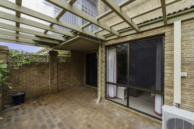 Low-Maintenance Villa with Garden Outlook Near Clubhouse