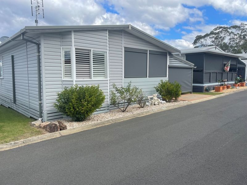 NEATLY RENOVATED 2-BEDROOM