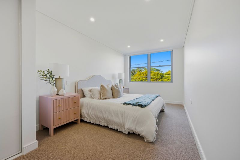 House-Like Proportions, Apartment Ease