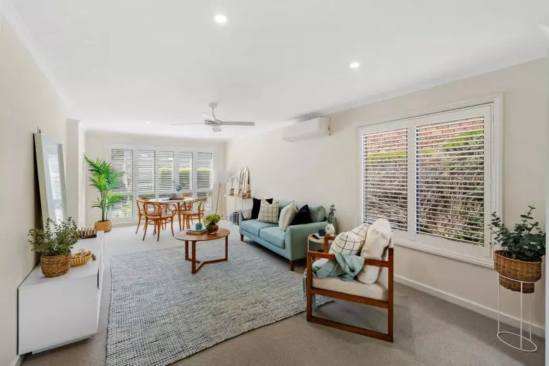 DEPOSIT TAKEN - Light & bright ground floor unit with rear courtyard and single garage