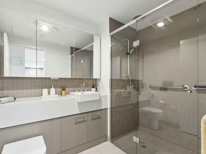 Modern, Light-Filled Apartment with Balcony and Secure Parking