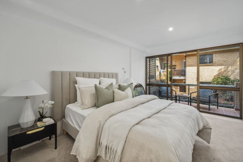 Large one-bedroom apartment