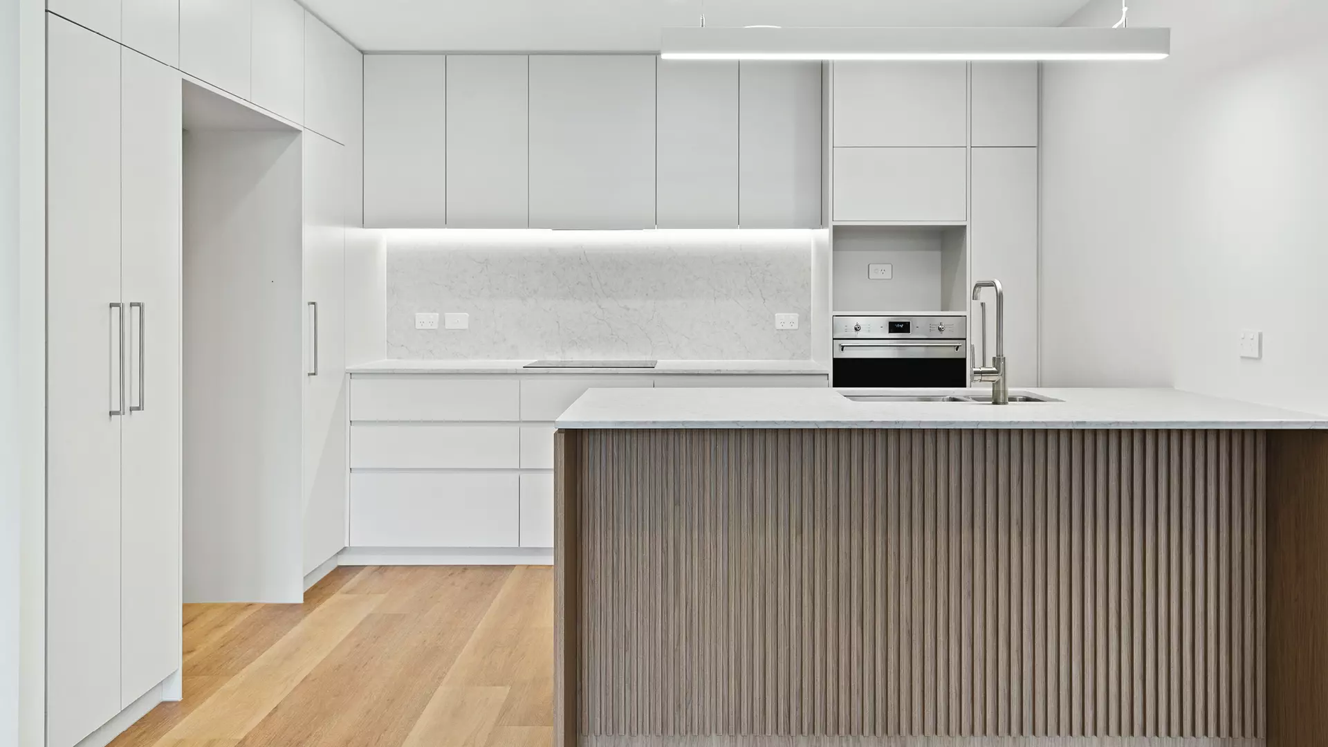 Spacious courtyard apartment surrounded by established gardens