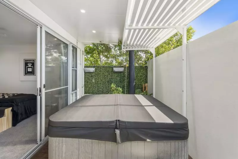 Site 002 - Established Silver Mist I