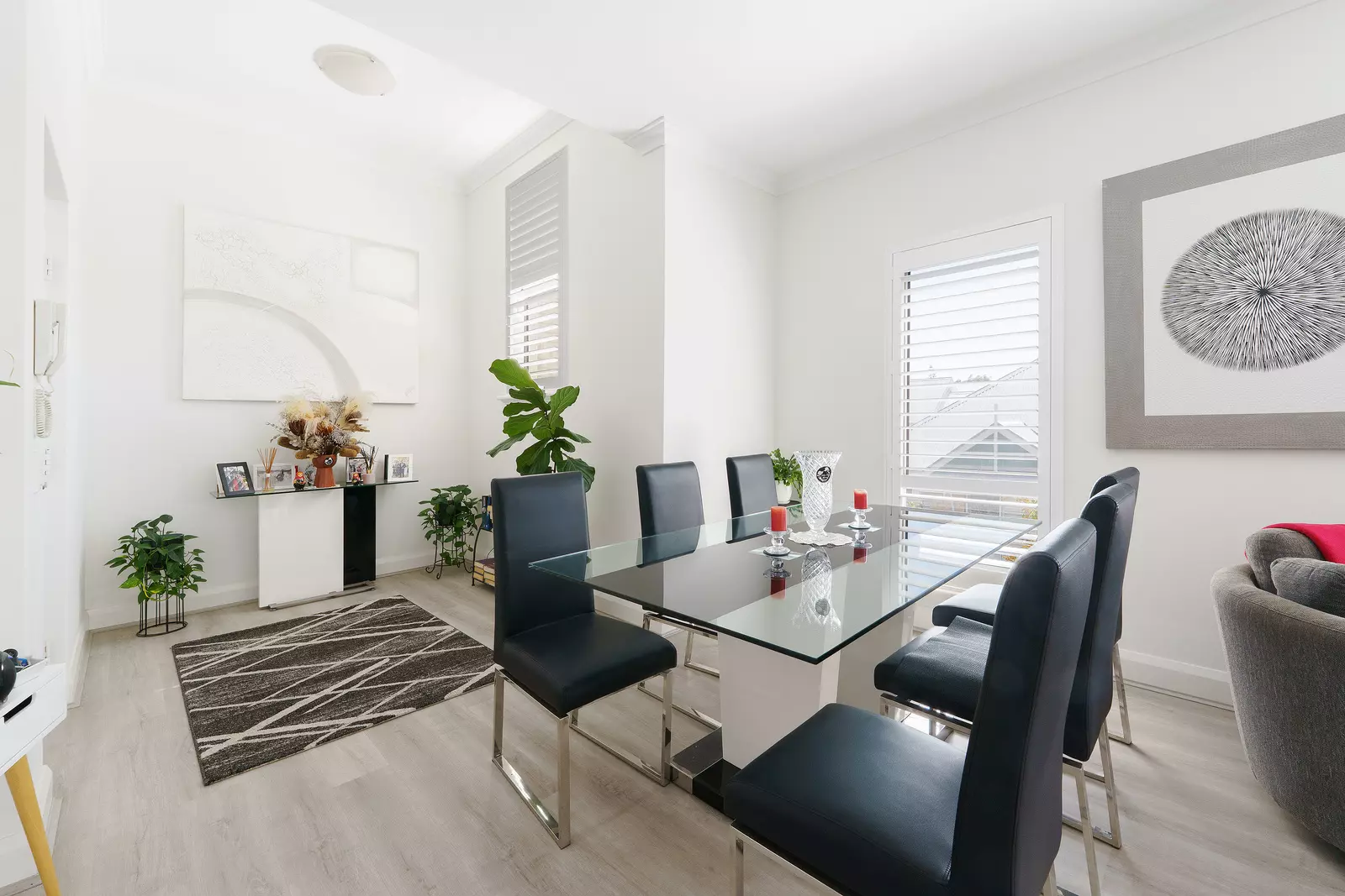 Stunning apartment, ready to move in to!