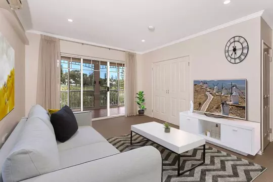 FULLY RENOVATED, LARGE 3X2 APARTMENT