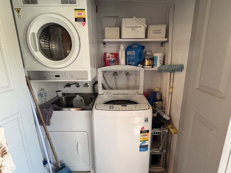 2 Bedroom, 1 Bathroom, 1 Carport.