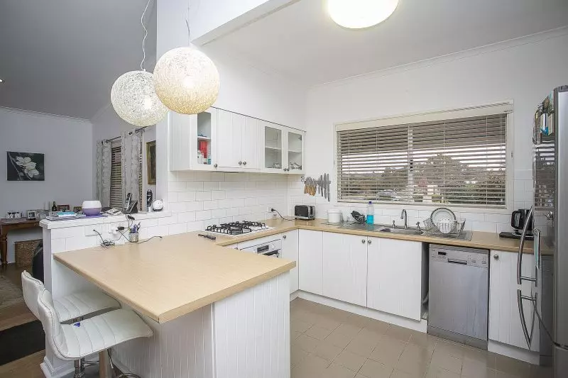 Light filled 2-bedroom home with outdoor entertaining deck