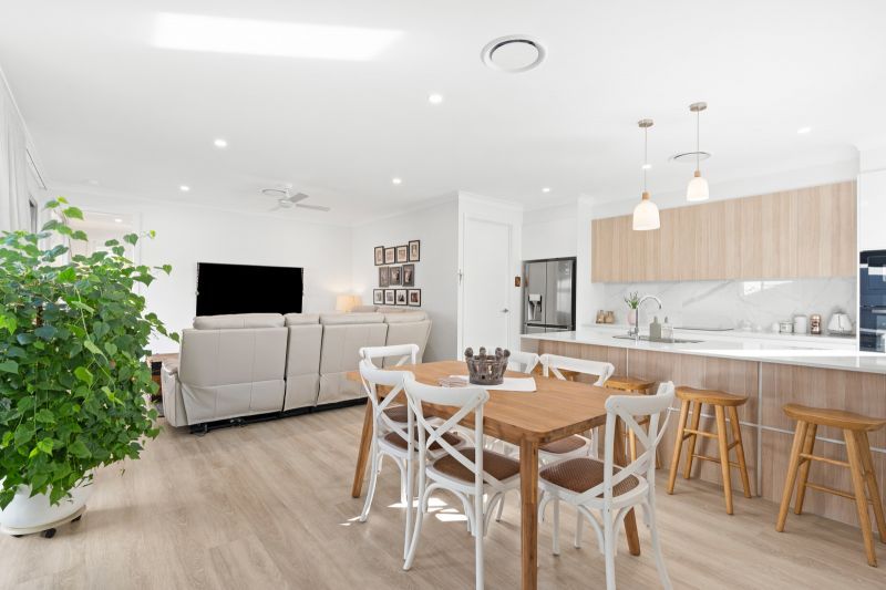 Entertainers Dream: Near New Home