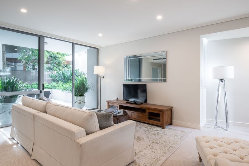 Light-filled Garden Apartment with Space, Privacy and Style