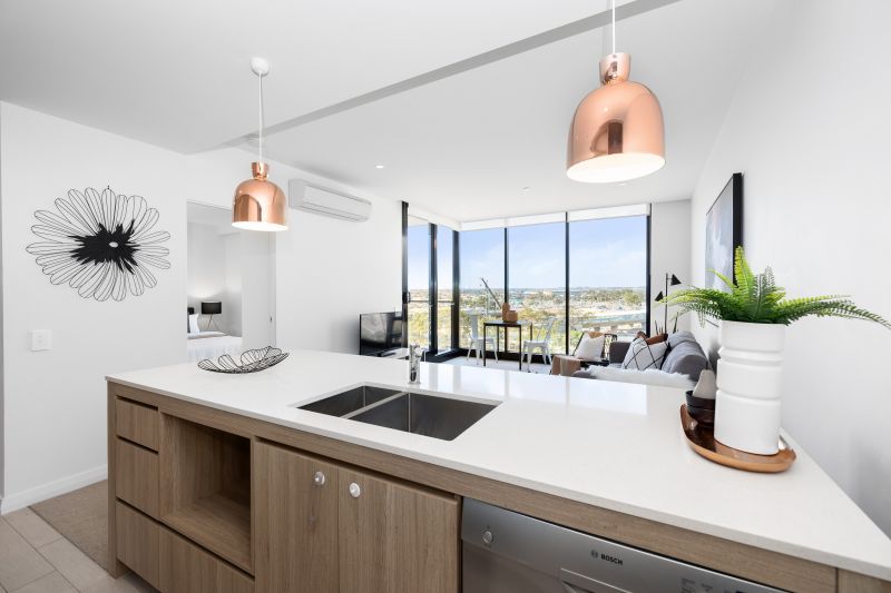 Modern Design, Location and Professional Lifestyle!