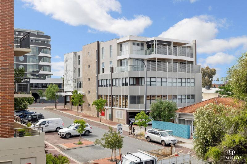 Exquisite Modern Living, Impressive with Great View!