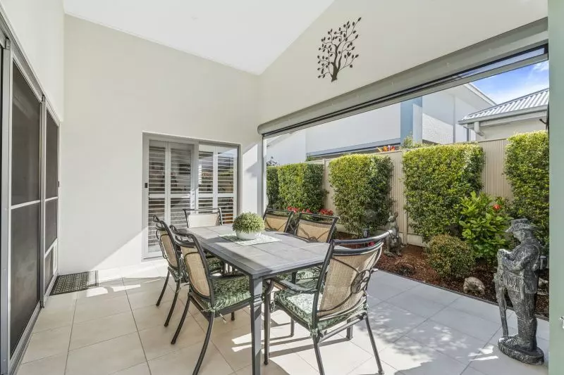 Site 82 - Established Heron