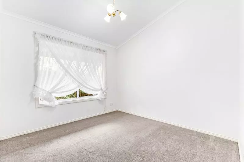 Outdoor Oasis – A Gardener's Dream Home!