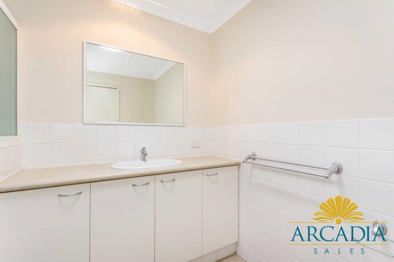 ARCADIA WATERS MADDINGTON - *** WOW LOOK AT THIS PRICE ***