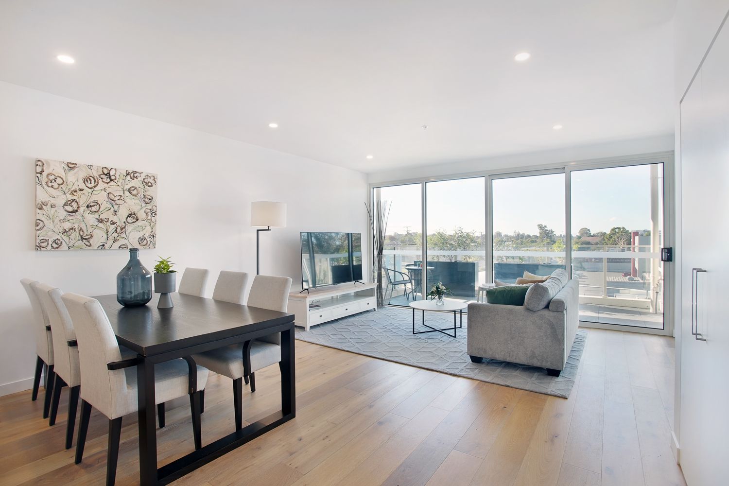 Bright and Welcoming 2 Bedroom