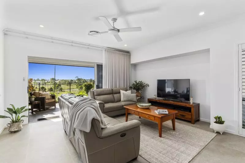 Site 176 - Established Kalbar