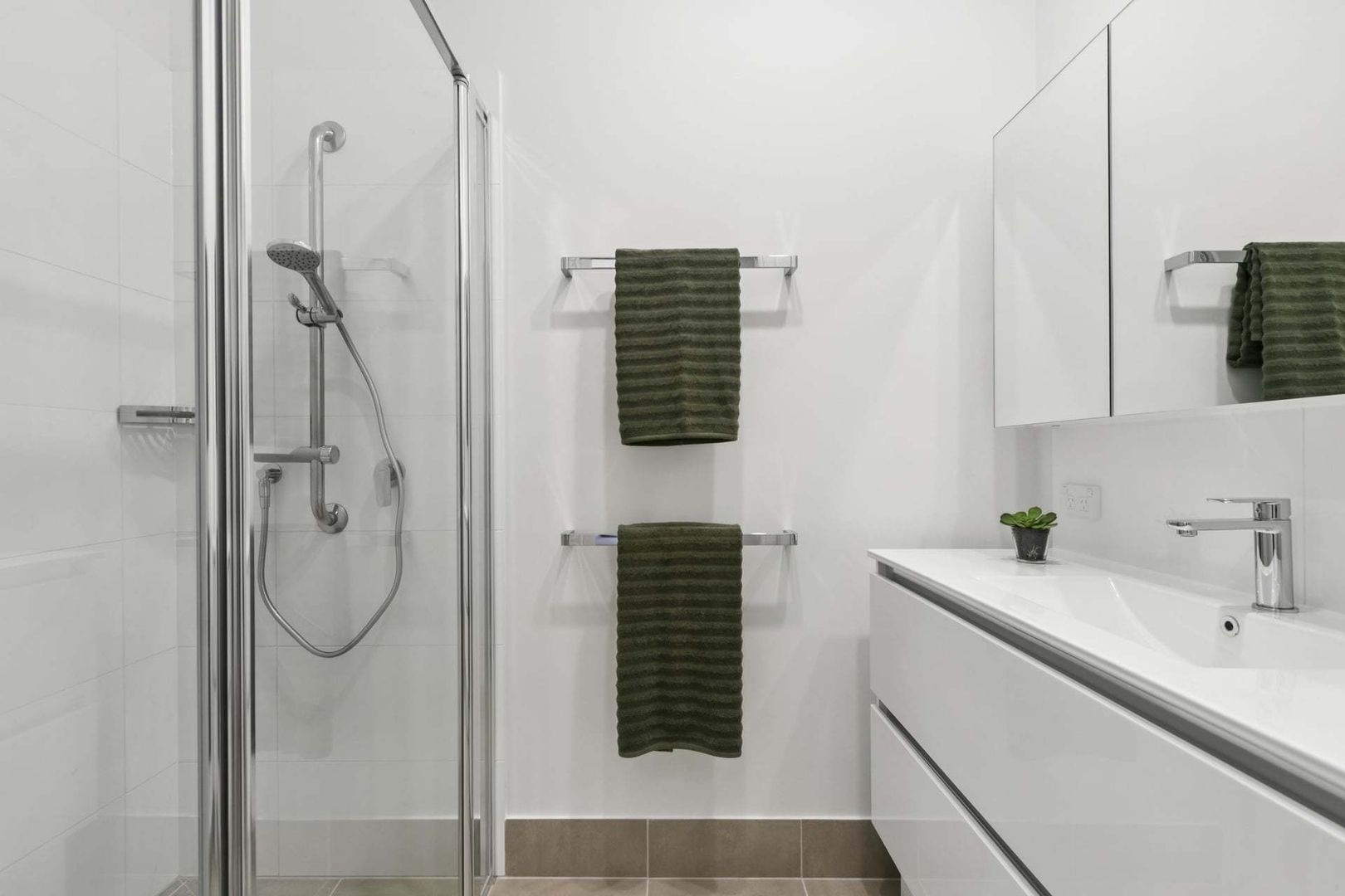 Freshly Renovated Unit with Private Courtyard Retreat