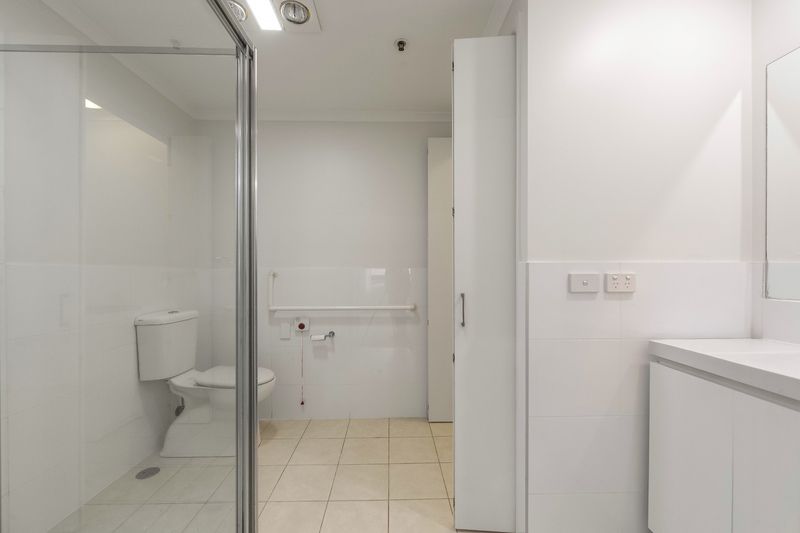 Stylish Serviced Apartment with Garden Access