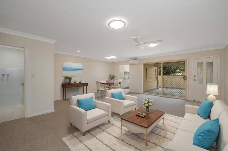 Refurbished, Modern Villa with Double Garage and Atrium