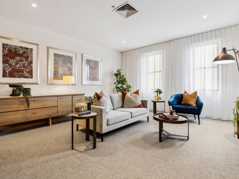 Premium, Light-filled Apartment 