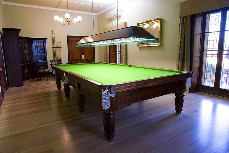 Stylish apartment in our charming and sought after Laurels Estate