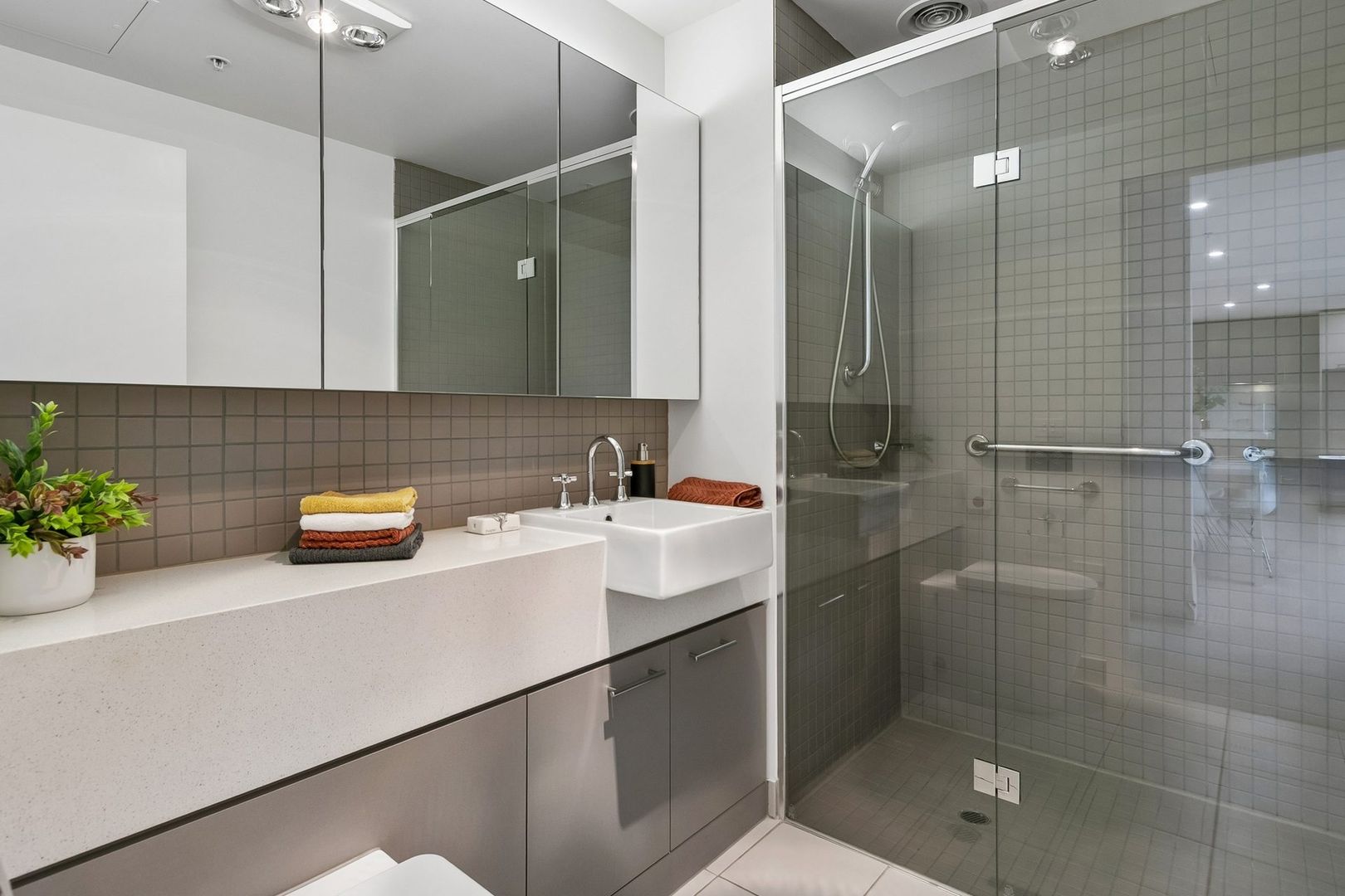 Renovated Bayside Living