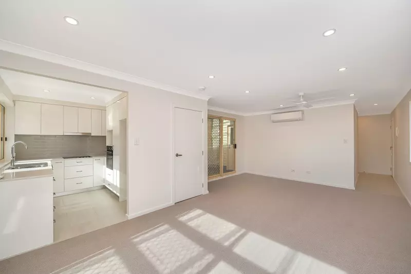 Well Designed, Light Filled Apartment