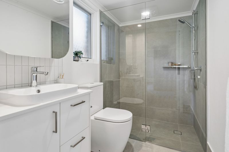 Ready to move in - 2 bedroom + study/optional third bedroom