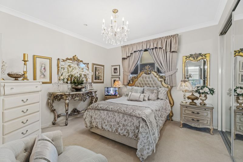 Refined Living – Elegant Two-Bedroom Haven