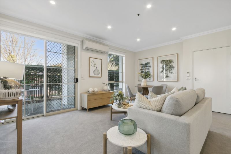 Spacious and bright two-bedroom apartment