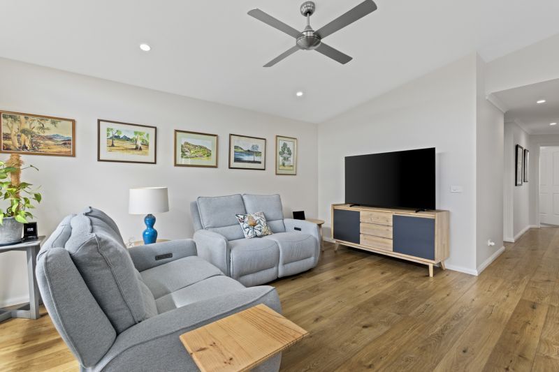 Spacious Modern Home with Entertainer’s Deck