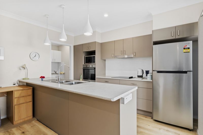 Inviting Corner Haven – Spacious Alfresco