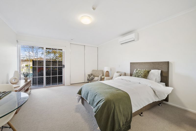 Renovated Studio with Private Garden Courtyard and Modern Finishes