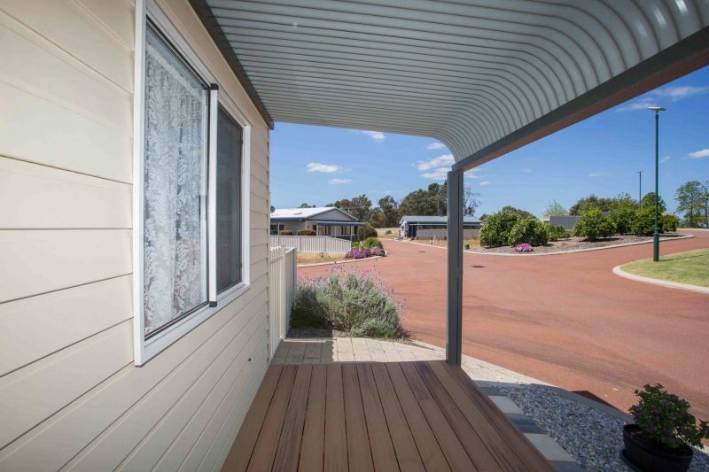 2 bed, 2 bath plus study with stunning hill views